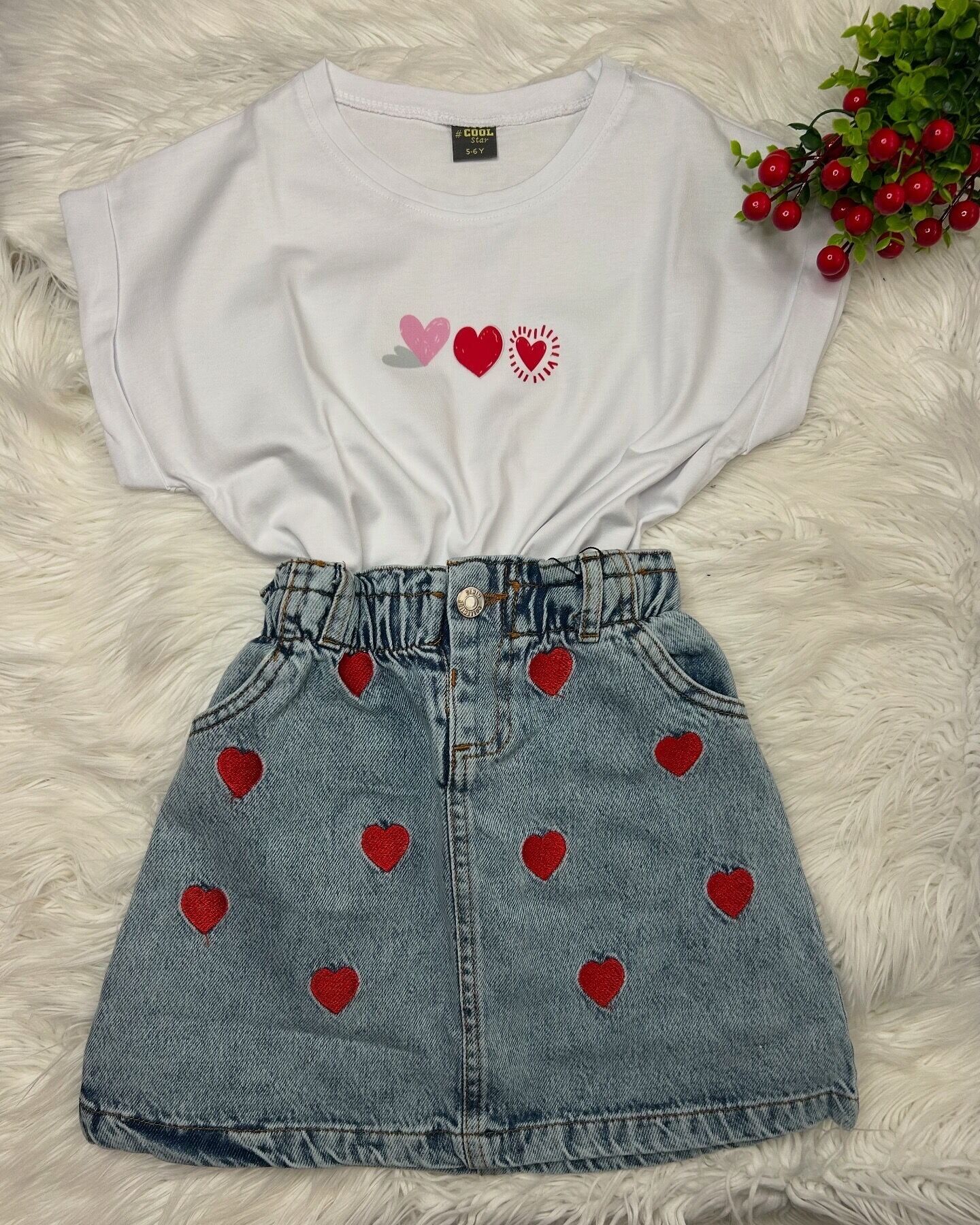 Kız Çocuk Kalpli Kot Etekli Takım