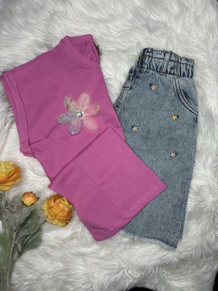 Çiçek Desenli Pembe Tişört & Nakışlı Kot Etek Takımı